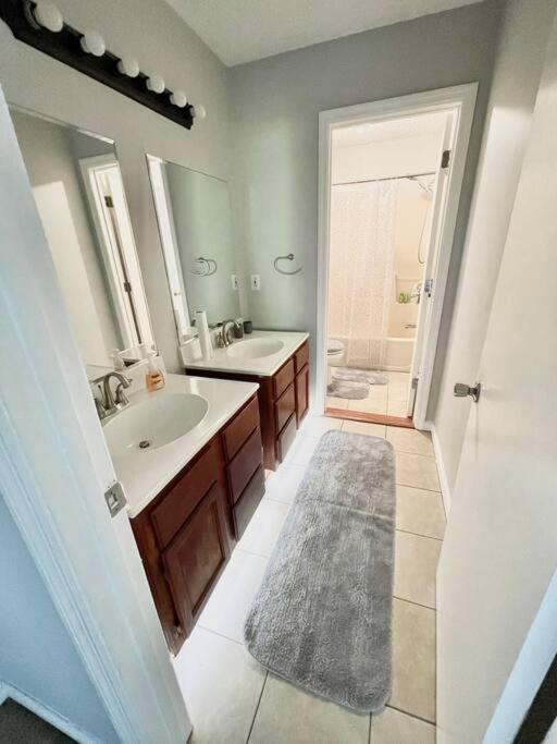 נאשוויל Lovely 2-Bedroom Condo W/Balcony And Free Parking מראה חיצוני תמונה