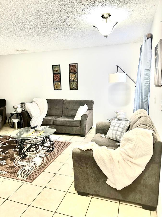 נאשוויל Lovely 2-Bedroom Condo W/Balcony And Free Parking מראה חיצוני תמונה
