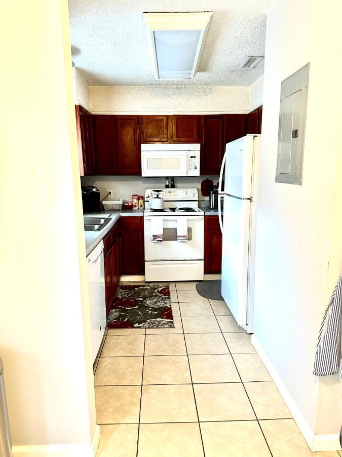 נאשוויל Lovely 2-Bedroom Condo W/Balcony And Free Parking מראה חיצוני תמונה